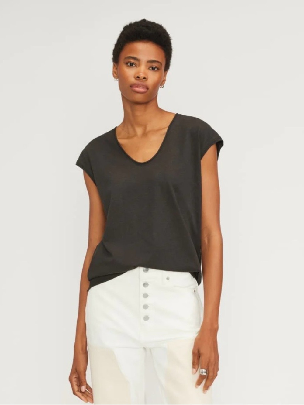 Everlane The Hemp Scoop Muscle Tee in Black